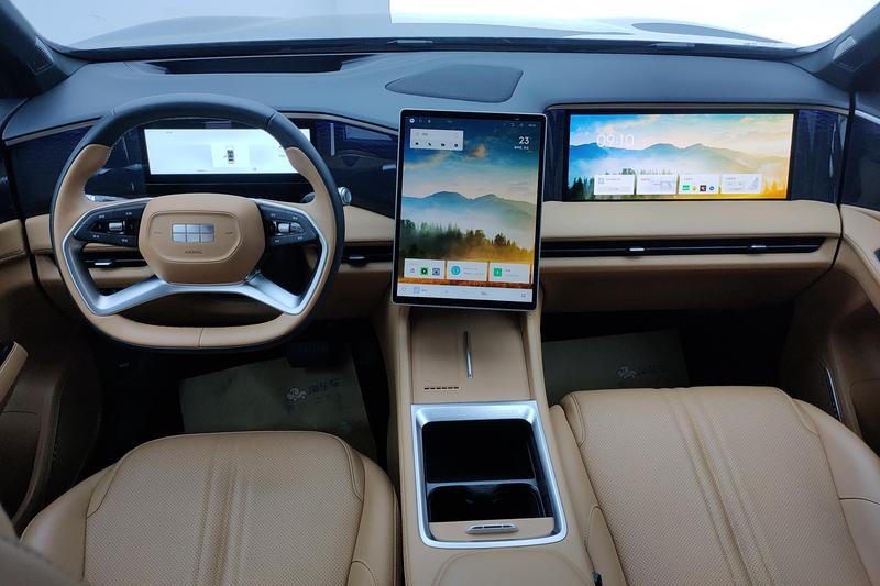 Geely Galaxy L7, 2024 — фото 9 из 12