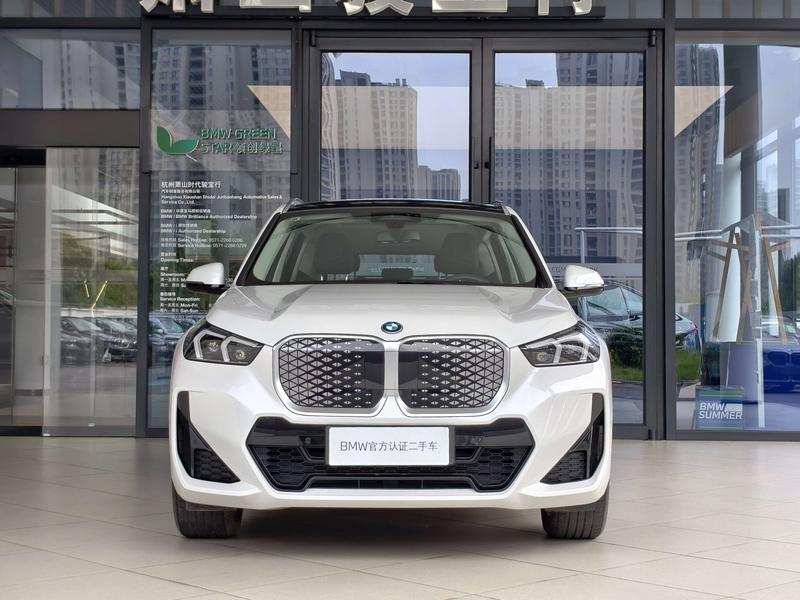 BMW iX1, 2025 — фото 2 из 11