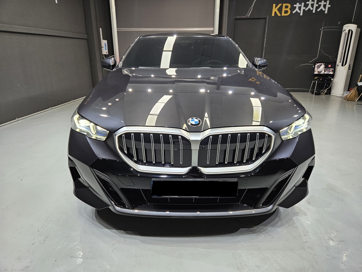 BMW 5 Series, 2025 — фото 3 из 12