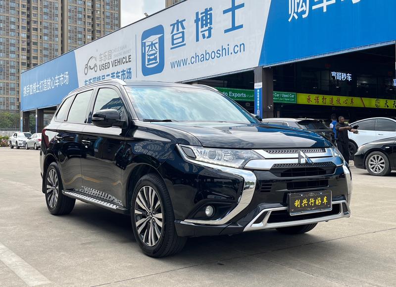 Mitsubishi Outlander, 2021 — фото 3 из 10