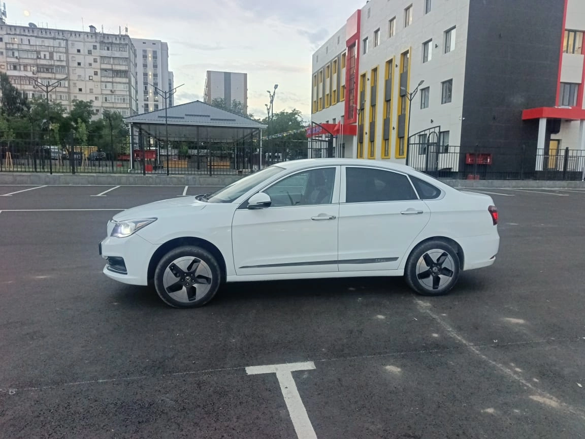 Dongfeng Aeolus E70, 2021 — фото 4 из 8