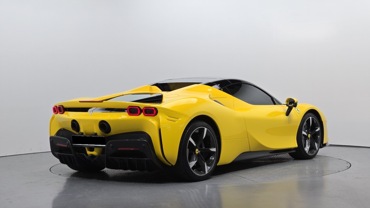 Ferrari SF90, 2023 — фото 2 из 12