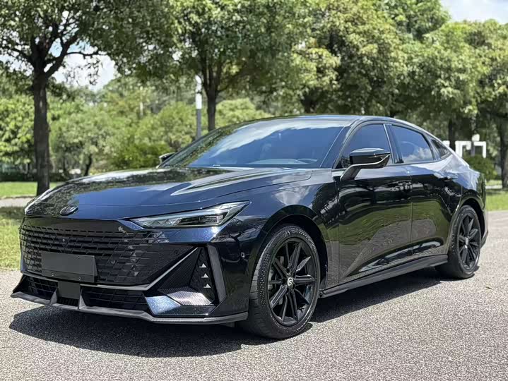 Changan UNI-V, 2022 — купить в Москве под ключ