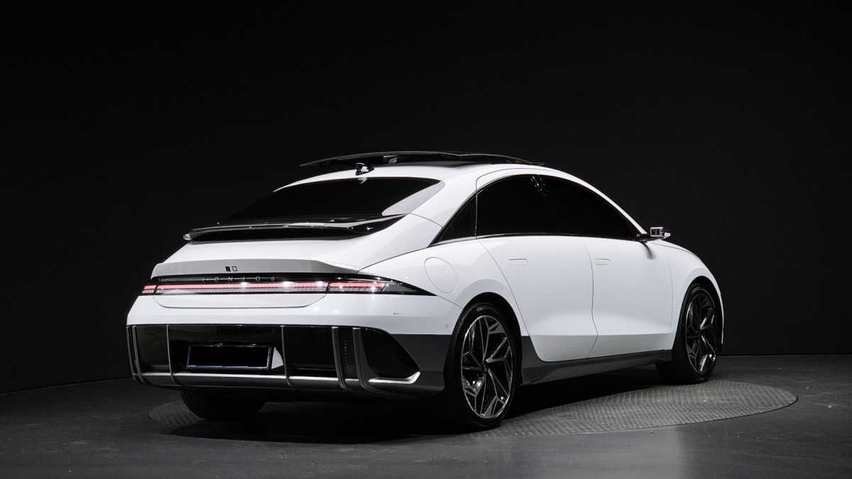 Hyundai Ioniq 6, 2022 — фото 2 из 12