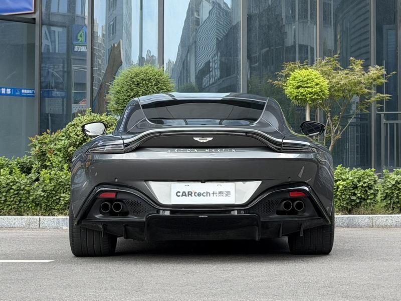Aston Martin V8 Vantage, 2022 — фото 4 из 12