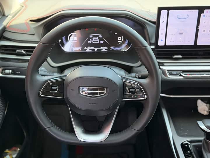 Geely Emgrand, 2023 — фото 6 из 9