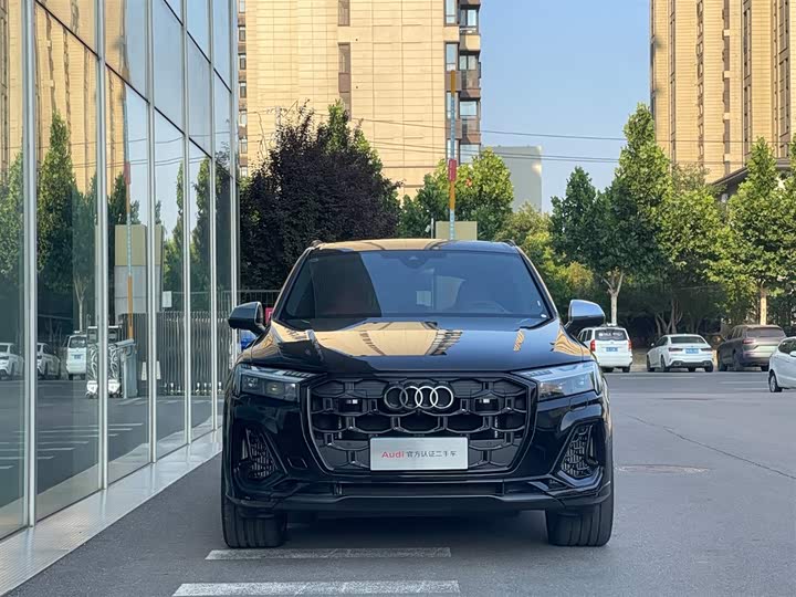 Audi SQ7, 2025 — фото 2 из 9