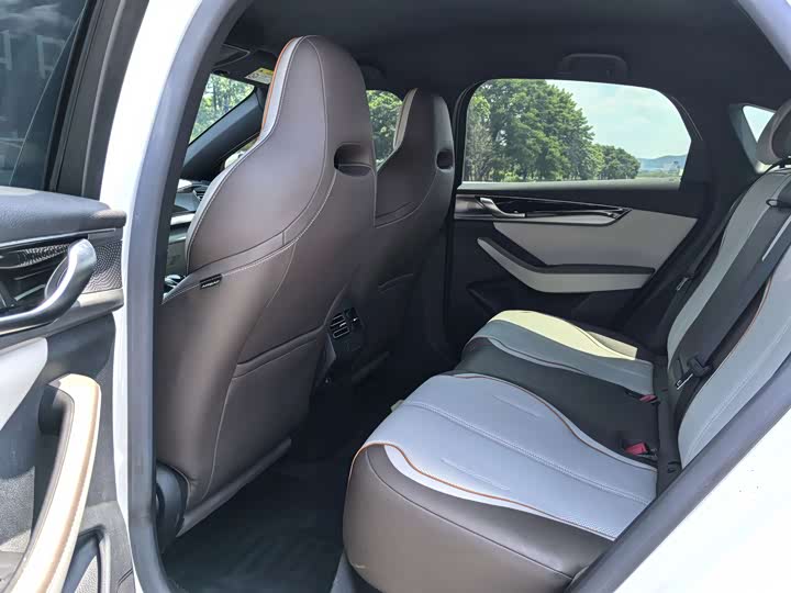 BYD Qin Plus, 2023 — фото 9 из 9
