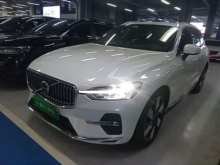 Volvo XC60 Hybrid, 2023 — купить в Курске под ключ
