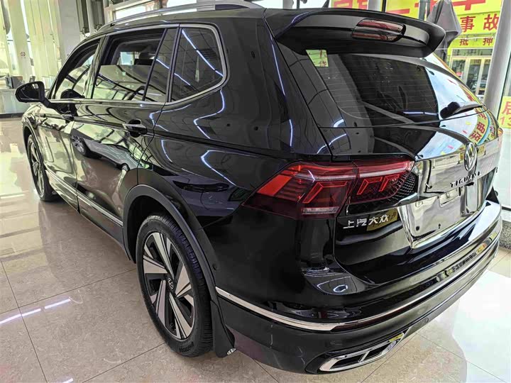 Volkswagen Tiguan L Pro, 2023 — фото 4 из 10