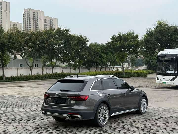Audi A4, 2022 — фото 9 из 9