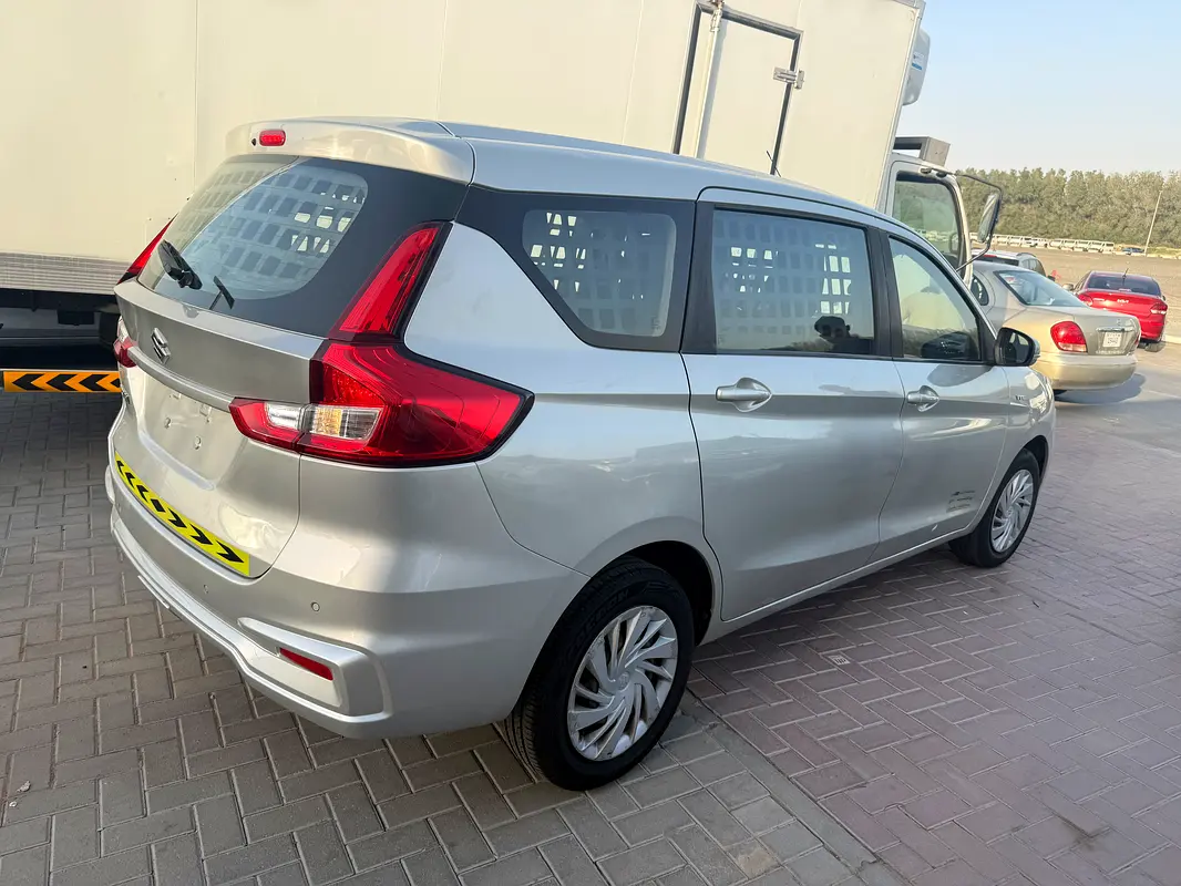 Suzuki Ertiga, 2022 — фото 4 из 6