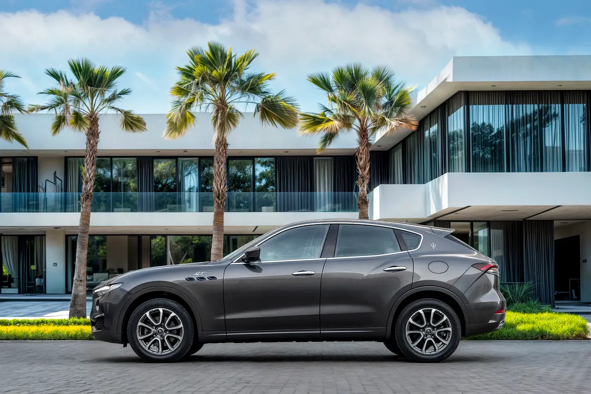 Maserati Levante, 2022 — фото 2 из 10