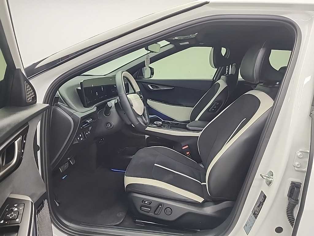 Kia EV6, 2024 — фото 10 из 12