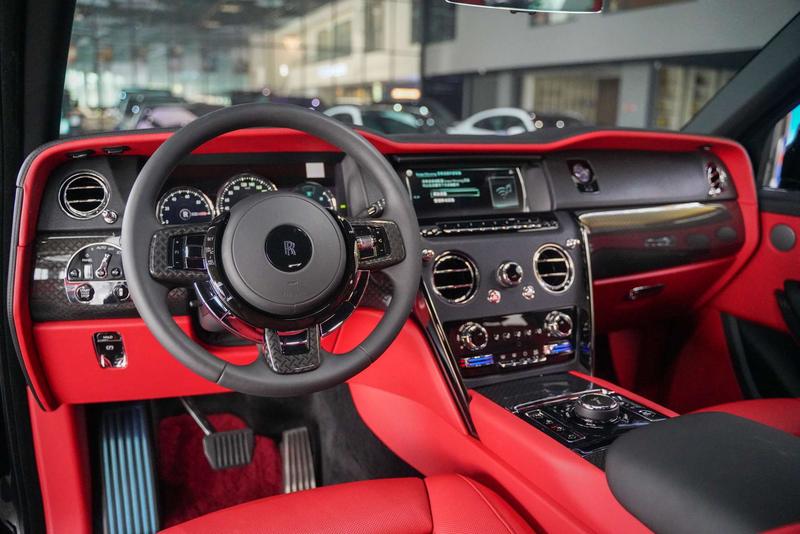 Rolls-Royce Cullinan, 2022 — фото 3 из 6