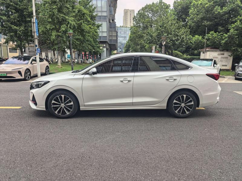 Changan Eado Plus, 2022 — фото 4 из 12