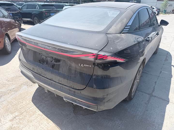 Geely Galaxy L6, 2024 — фото 7 из 9