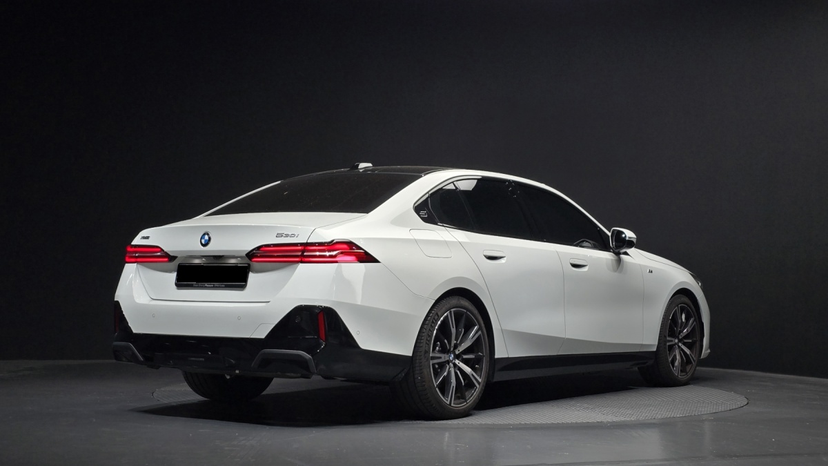 BMW 5 Series, 2025 — фото 2 из 12