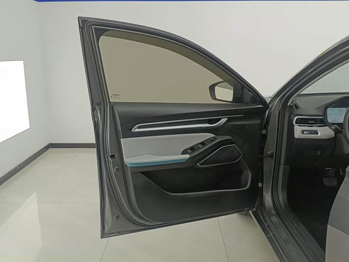 Geely Emgrand, 2023 — фото 7 из 9