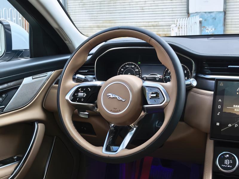 Jaguar XF L, 2022 — фото 12 из 12
