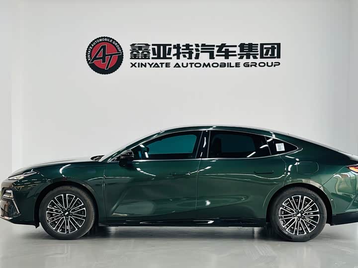 Geely Galaxy Starshine 8 EM-i, 2025 — фото 3 из 9