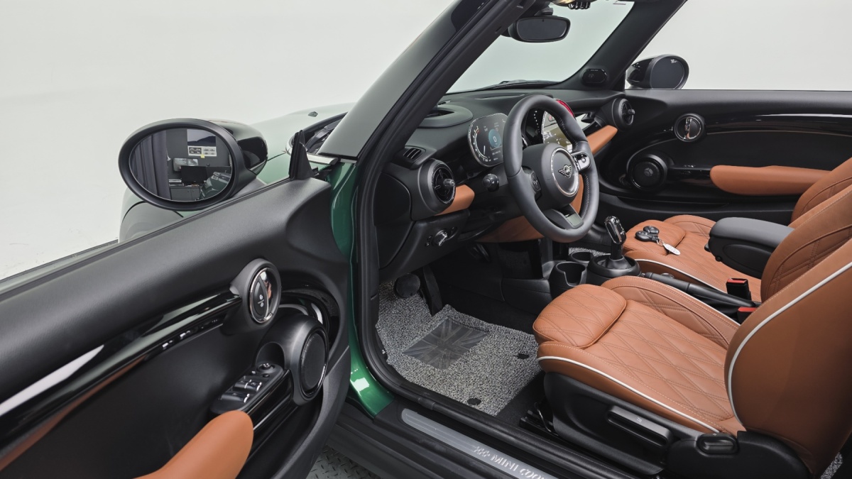 Mini Cooper Convertible, 2024 — фото 12 из 12