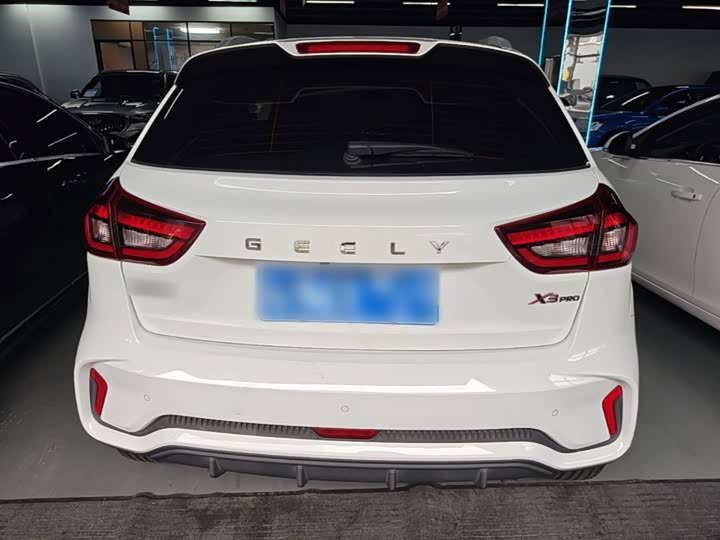 Geely Vision X3, 2021 — фото 6 из 9