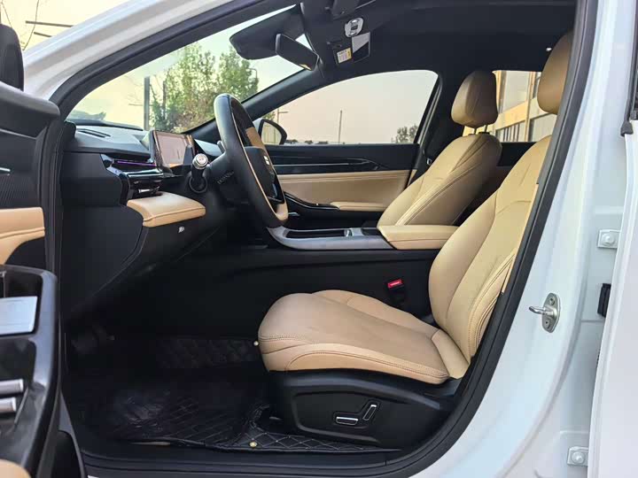 Geely Galaxy L6, 2023 — фото 4 из 9