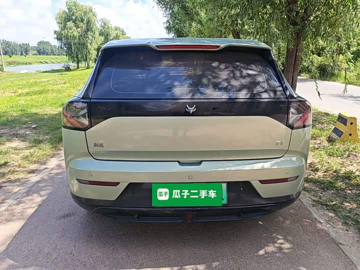 BAIC Arcfox T1, 2025 — фото 6 из 9