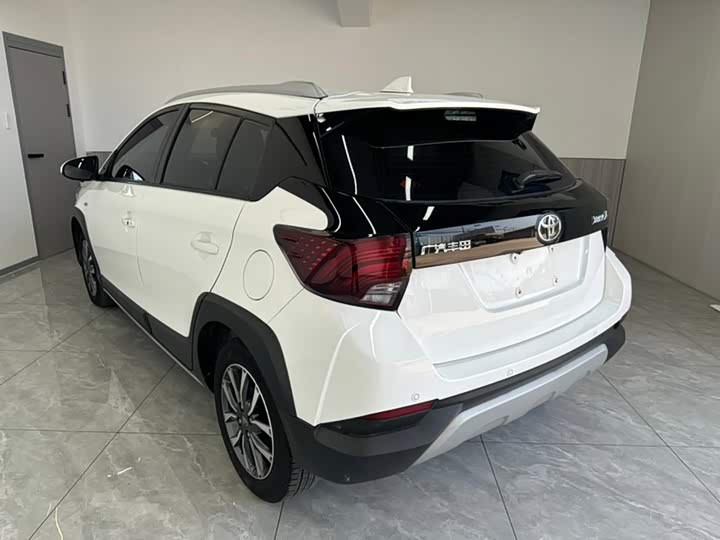 Toyota Yaris L Hatchback, 2022 — фото 6 из 9
