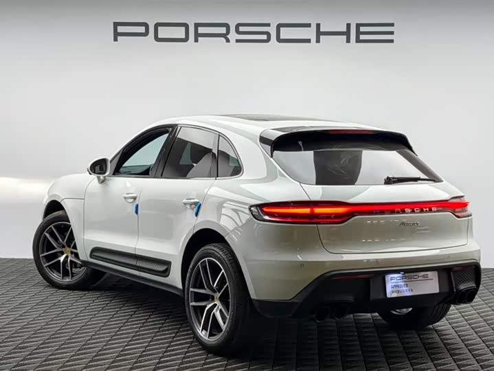 Porsche Macan, 2023 — фото 6 из 9