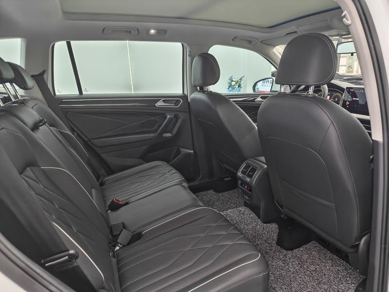 Volkswagen Tiguan L Pro, 2023 — фото 11 из 12