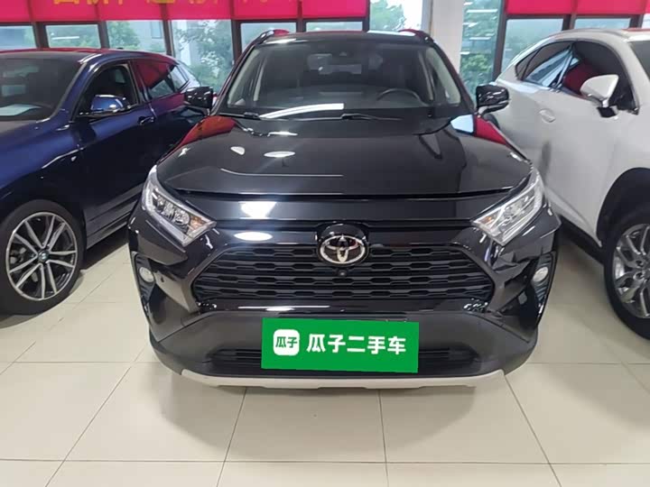 Toyota RAV4, 2023 — фото 3 из 9