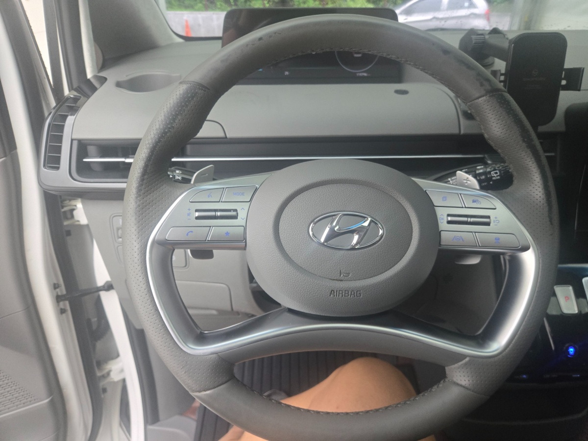 Hyundai Staria, 2022 — фото 11 из 12