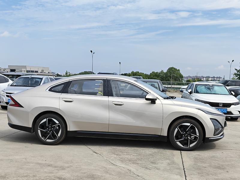 Wuling Starlight, 2025 — фото 7 из 12