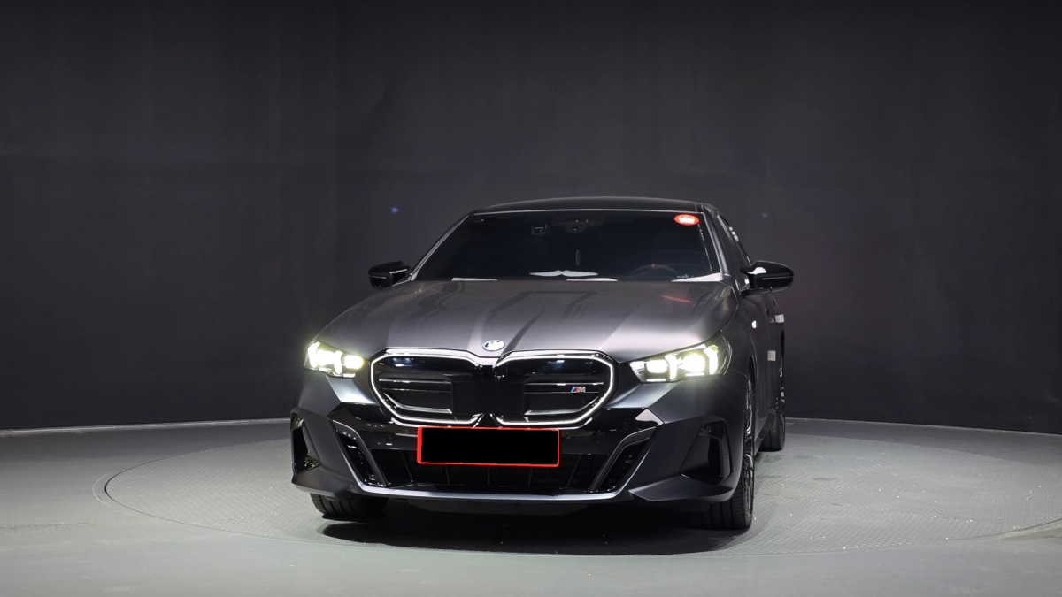 BMW i5, 2023 — фото 3 из 12