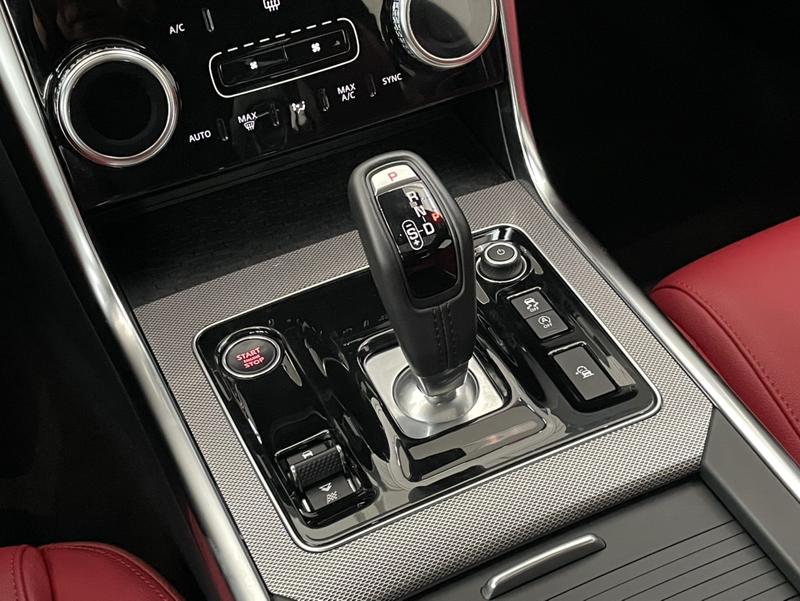 Jaguar XE L, 2022 — фото 11 из 12