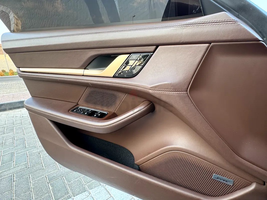Porsche Taycan, 2025 — фото 10 из 10
