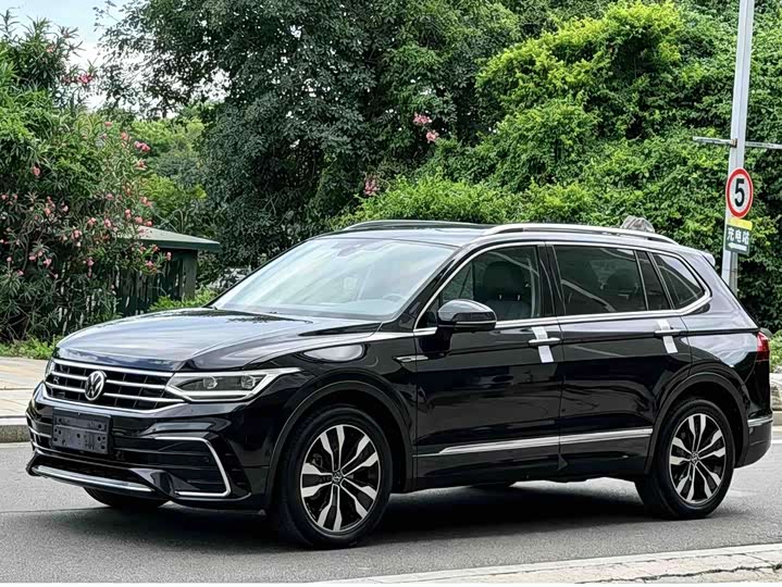 Volkswagen Tiguan L Pro, 2023 — купить в Орле под ключ