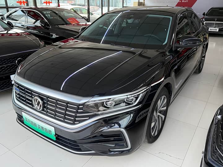 Volkswagen Passat Hybrid, 2021 — купить в Перми под ключ