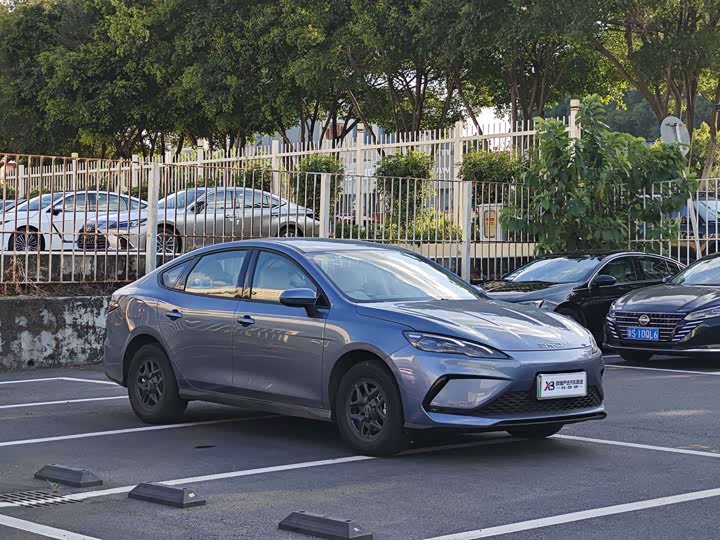 BYD Seal 05 DM-i Hybrid, 2026 — фото 3 из 9
