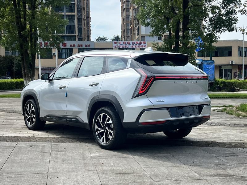 Geely Atlas L, 2025 — фото 4 из 10
