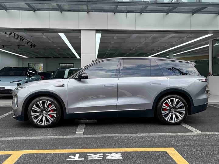 Nio ES8, 2024 — фото 8 из 9