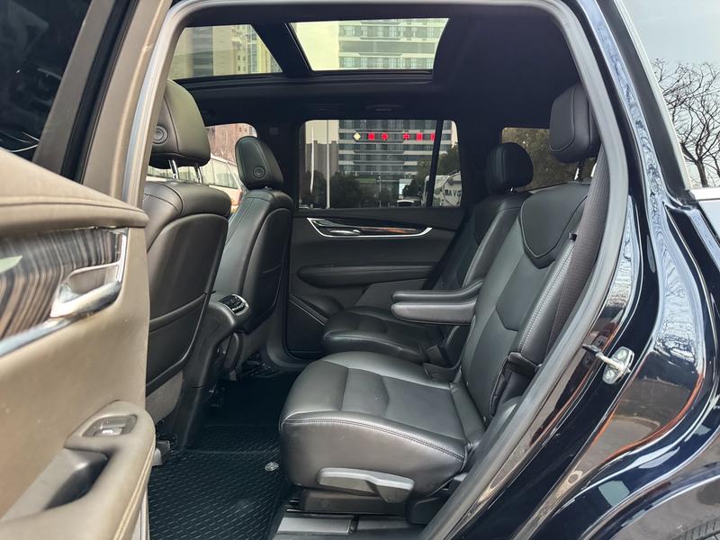 Cadillac XT6, 2022 — фото 10 из 12