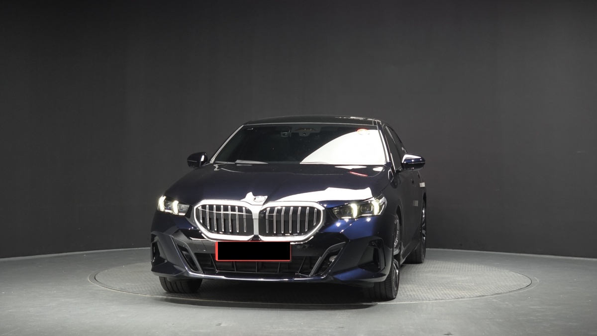 BMW 5 Series, 2025 — фото 3 из 12