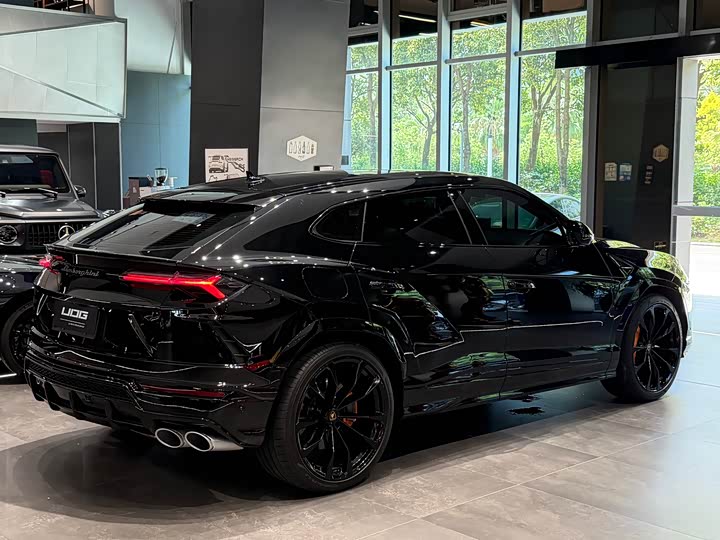 Lamborghini Urus, 2022 — фото 8 из 9