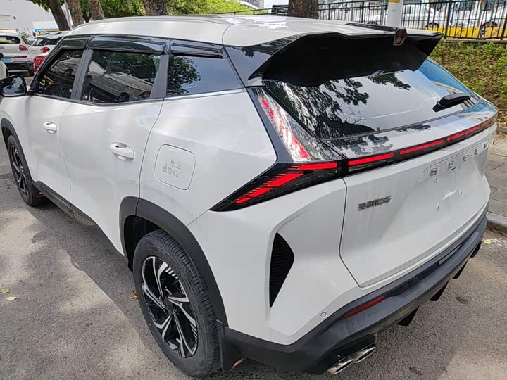 Geely Atlas, 2023 — фото 5 из 9