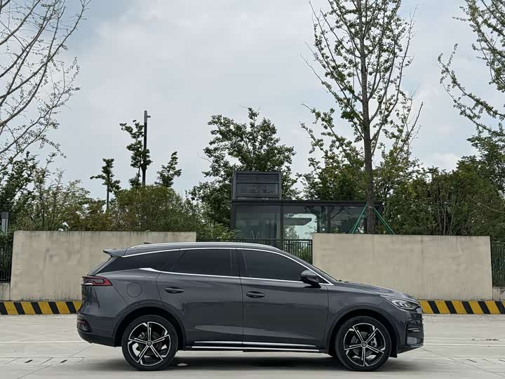 BYD Tang Hybrid/EV, 2022 — фото 5 из 9