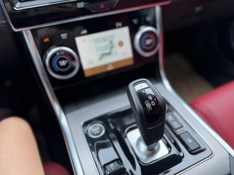 Jaguar XE L, 2022 — фото 10 из 12