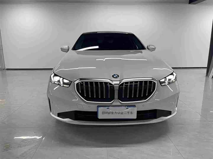 BMW 5 Series, 2025 — фото 2 из 9